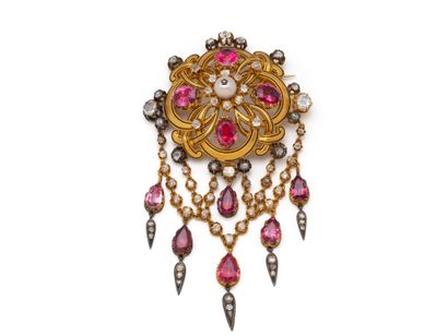 Broche devant de corsage en or 750 millièmes...