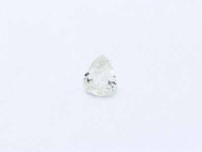 Diamant poire de taille ancienne sur papier....