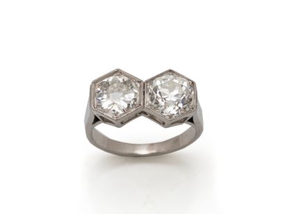 Ring in 850 thousandth platinum, set with...