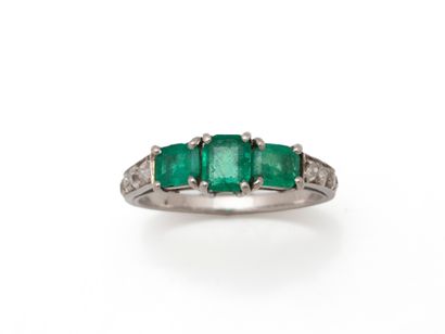 850-millimeter platinum ring set with three...