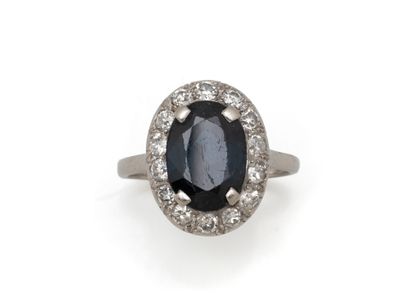 Ring in platinum 850 thousandths, set with...