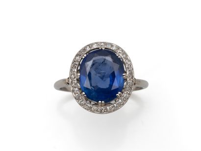 Ring in platinum 850 thousandths, set with...