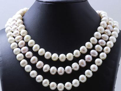 Necklace composed of three rows of baroque...