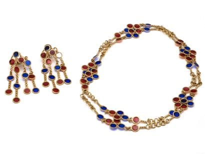 Set in 750 thousandths gold consisting of...
