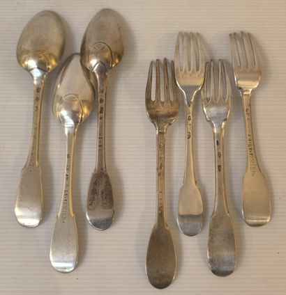 ENSEMBLE DE TROIS CUILLERS A SOUPE ET QUATRE...