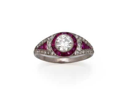 Delicate ring in 850-millimeter platinum,...