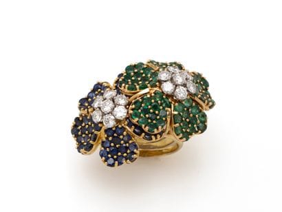 Belle bague en or 750 millièmes composée...
