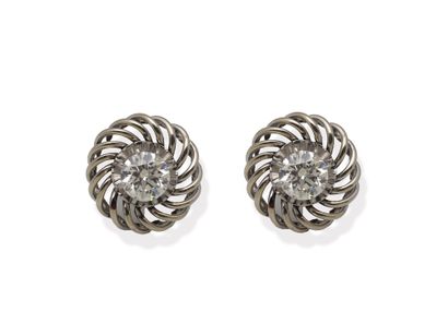 Pair of earrings in 750 white gold and 850...
