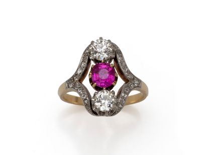 Duchess ring in gold 750 and platinum 850...