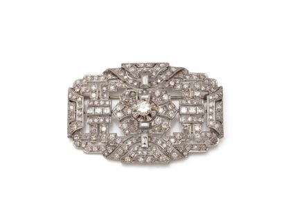 Plate brooch in platinum 850 thousandths,...