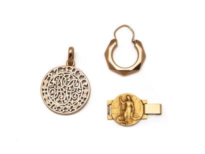 Lot en or 750 millièmes composé d’un pendentif...