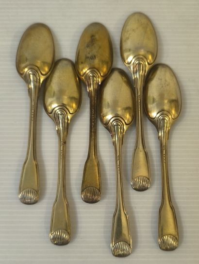 SERIE DE SIX PETITES CUILLERS en argent doré....
