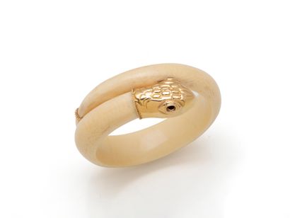 Snake bracelet in bone, the head and tail...