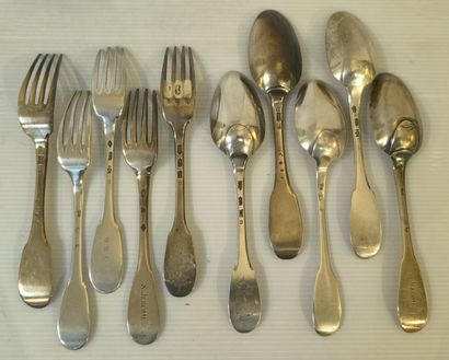 CINQ COUVERTS DE TABLE en argent. XVIIIe...