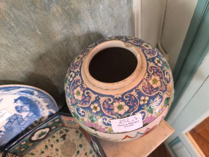 Lot de porcelaine Chine en blanc et bleu...