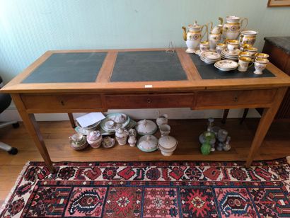 Bureau plat en bois fruitier