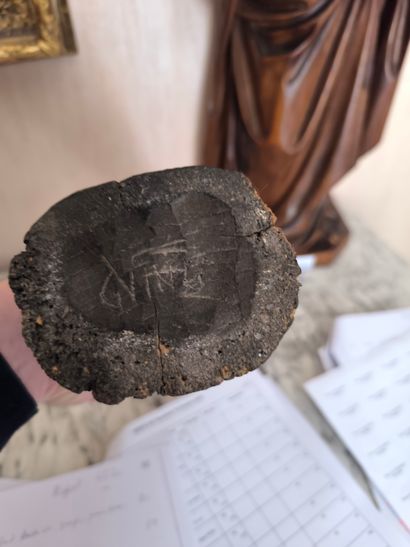 Figure de Saint en bois sculpté. Haut. 66...