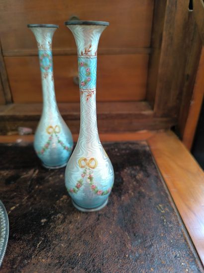 Lot : vase Baccarrat, vase Daum en cristal...