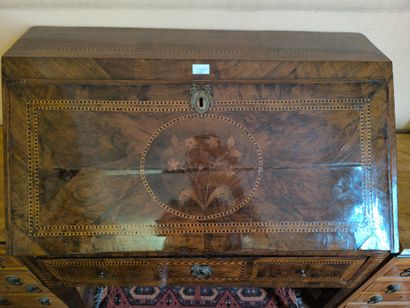 Bureau de pente en placage décor floral,...