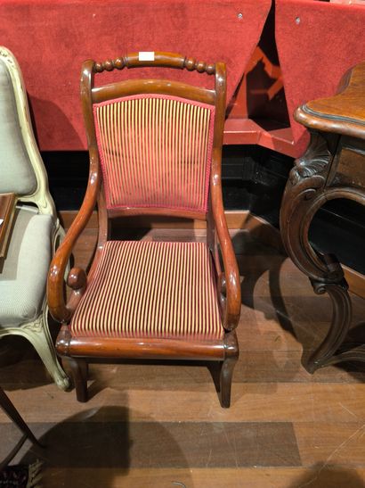 Quatre chaises en placage d'acajou, XIXe...