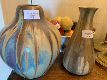Ensemble de céramiques : 2 vases Xxe à décor...