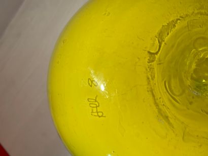 Vase en verre multicouches, bleu et jaune,...