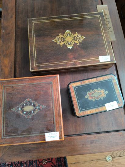 Trois boites ou coffrets marquetés (boite...