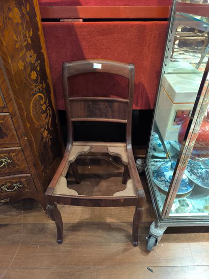 Quatre chaises en placage d'acajou, XIXe...