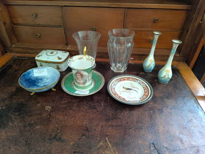 Lot : vase Baccarrat, vase Daum en cristal...