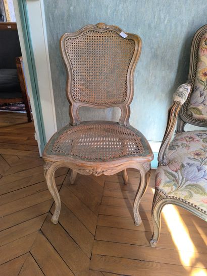Fauteuil dossier à la Reine en bois relaqué...