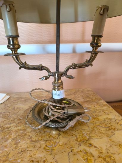 Lampe bouillotte à deux lumières décor tête...