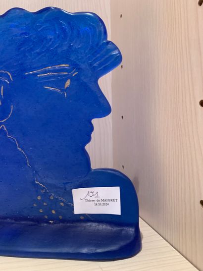 DAUM, d'après FASSIANOS. Profil d'homme en...