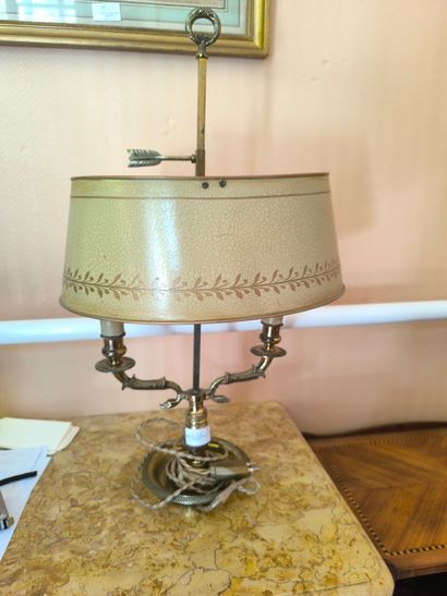 Lampe bouillotte à deux lumières décor tête...
