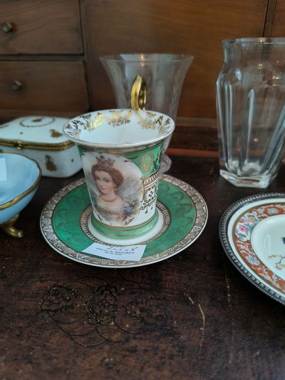 Lot : vase Baccarrat, vase Daum en cristal...