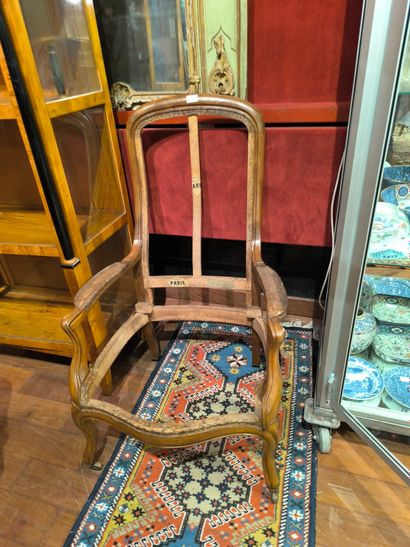 Paire de chaises en bois naturel sculpté...
