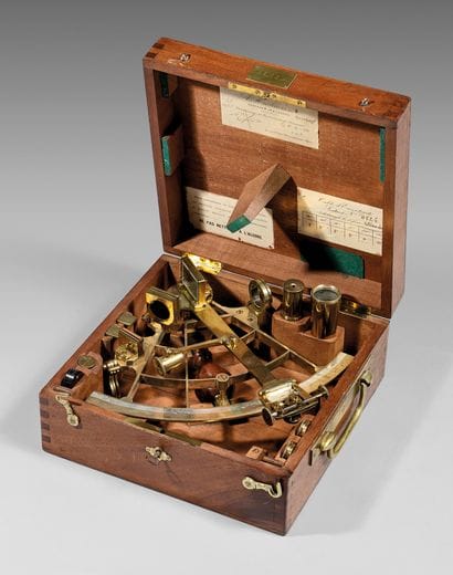Sextant de marine en laiton, graduations...
