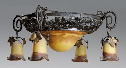 TRAVAIL FRANÇAIS 1925
Lustre à armature en...