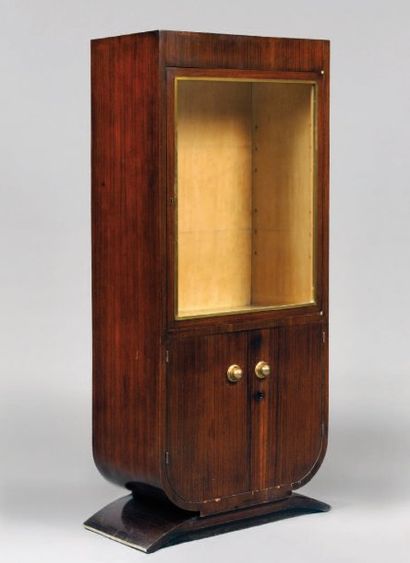 TRAVAIL FRANÇAIS 1930
Vitrine d'exposition...
