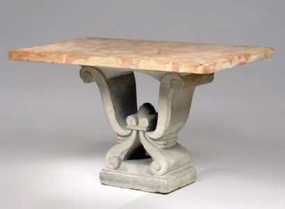 ANONYME
Table basse en pierre reconstituée...
