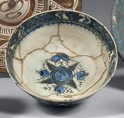 Bowl with rounded sides, in siliceous ceramic...