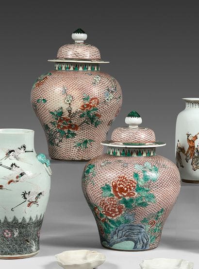 CHINA
Pair of porcelain baluster-shaped covered...