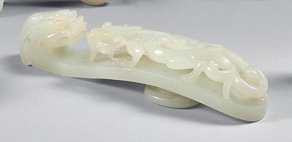 CHINA - 18th/19th century
Celadon jade (nephrite)...