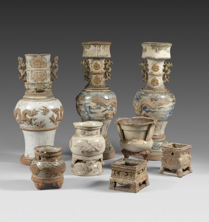 VIETNAM, BAT-TRANG kilns
Beige porcelain...