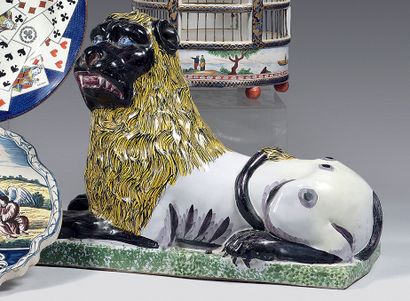 LUNEVILLE
Large earthenware recumbent lion...