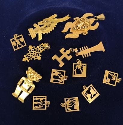 Lot in 585 and 750°/°° gold including : 
-11...