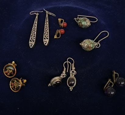 Lot of 6 pairs of earrings, clips or studs,...