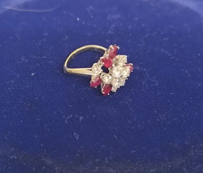 Ring in rhodium-plated 750 gold and 850 thousandth...