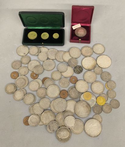 Lot of coins including: 
-Lot of Magrheb...