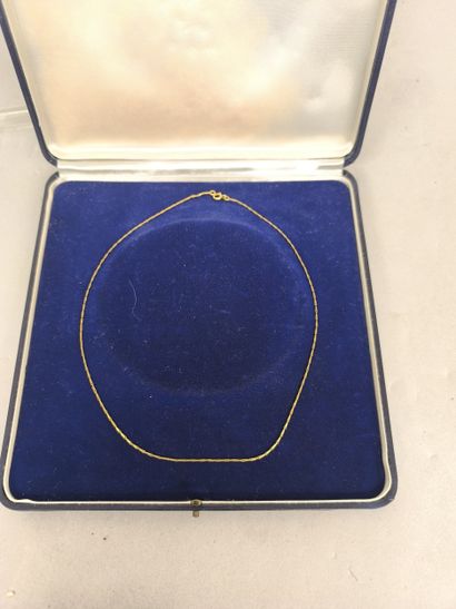 Fine sautoir in 750°/°° gold with flat links....