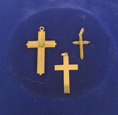 Two crosses in 750°/°° gold mounted as pendants....
